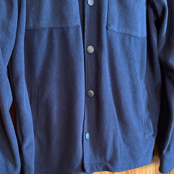 Free Assembly Navy Fleece Shirt Jacket - Picture 6 of 10